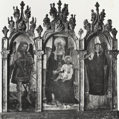 De Santi — Matteo Cesa (Belluno - sec. XV). La Madonna col Bambino tra S. Michele Arc. e S. Gottardo. Belluno - Museo Civico. — insieme, prima del restauro